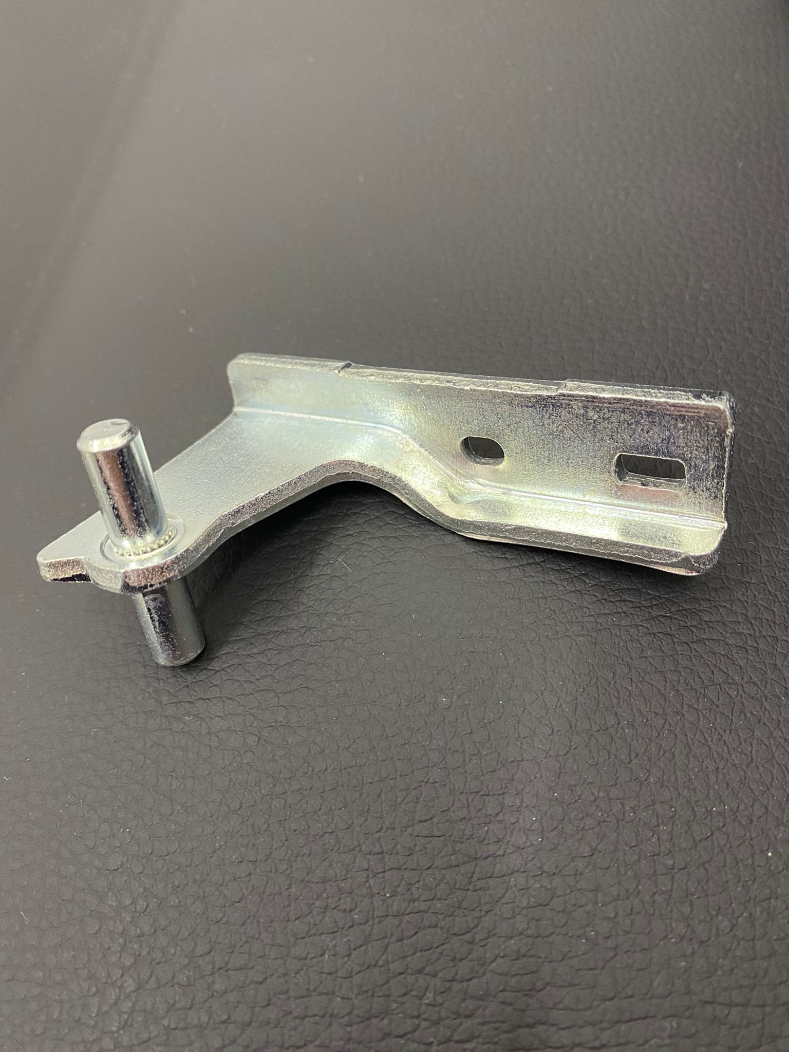 Cerniera frigoriferi Hotpoint Ariston Indesit.